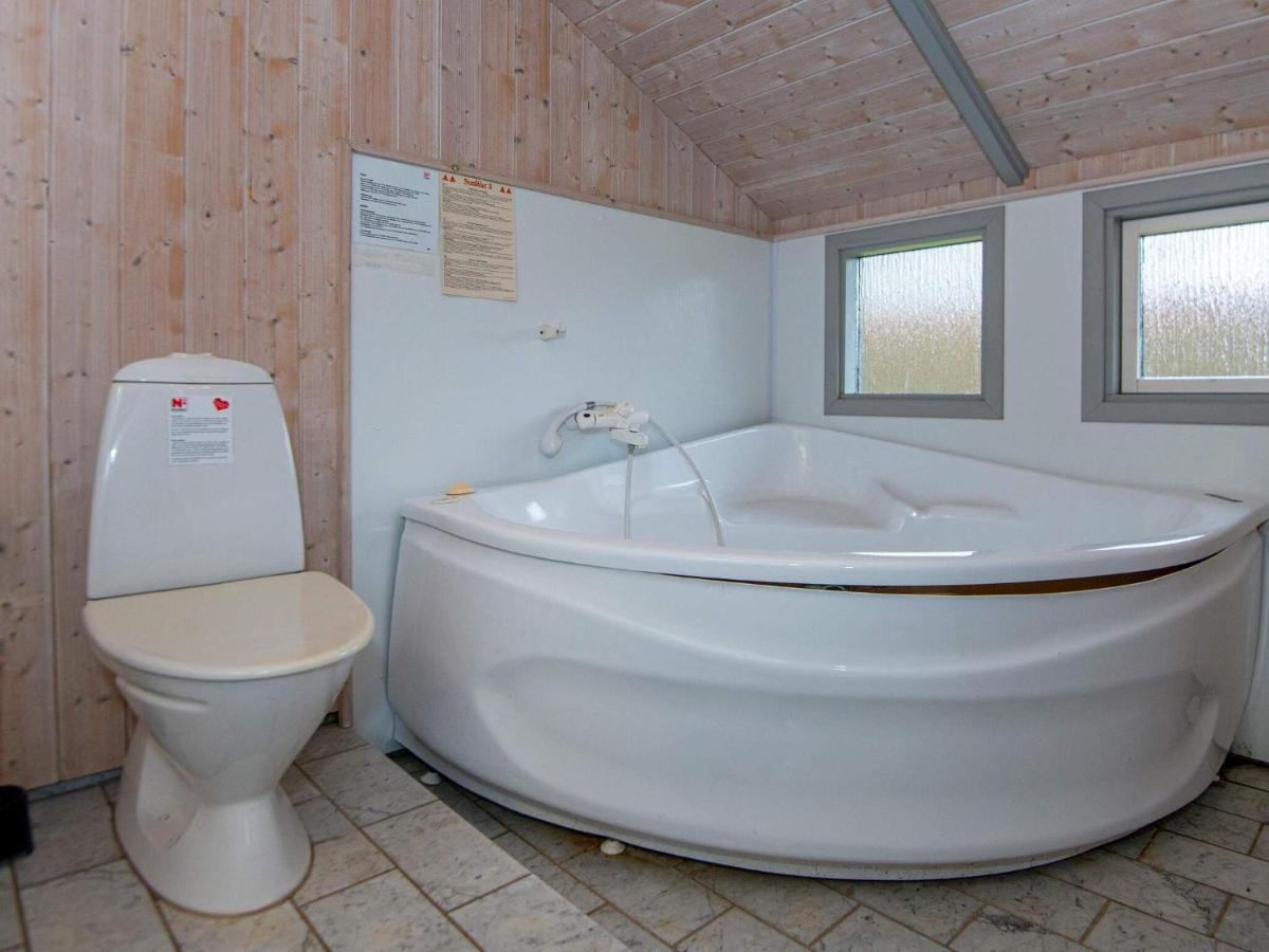 Four-Bedroom Holiday Home In Sydals 4 Vibøge エクステリア 写真